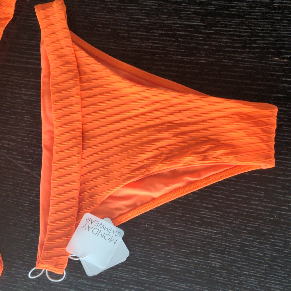 Monday Swimwear- Top V Bottom P - Picture 5 of 7